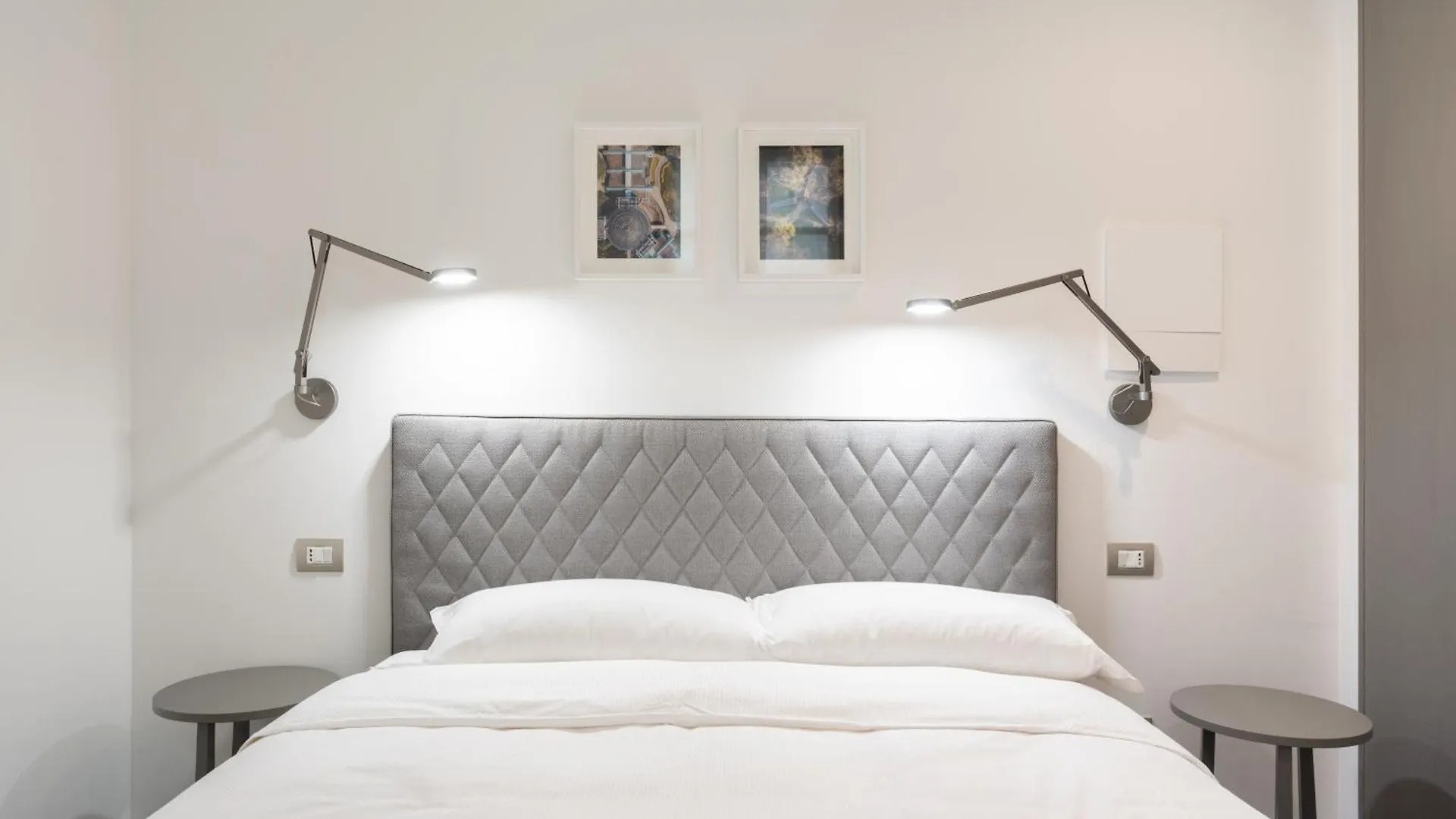 Palazzo La Cortesella - Modern Design & Central Location Como Apartment