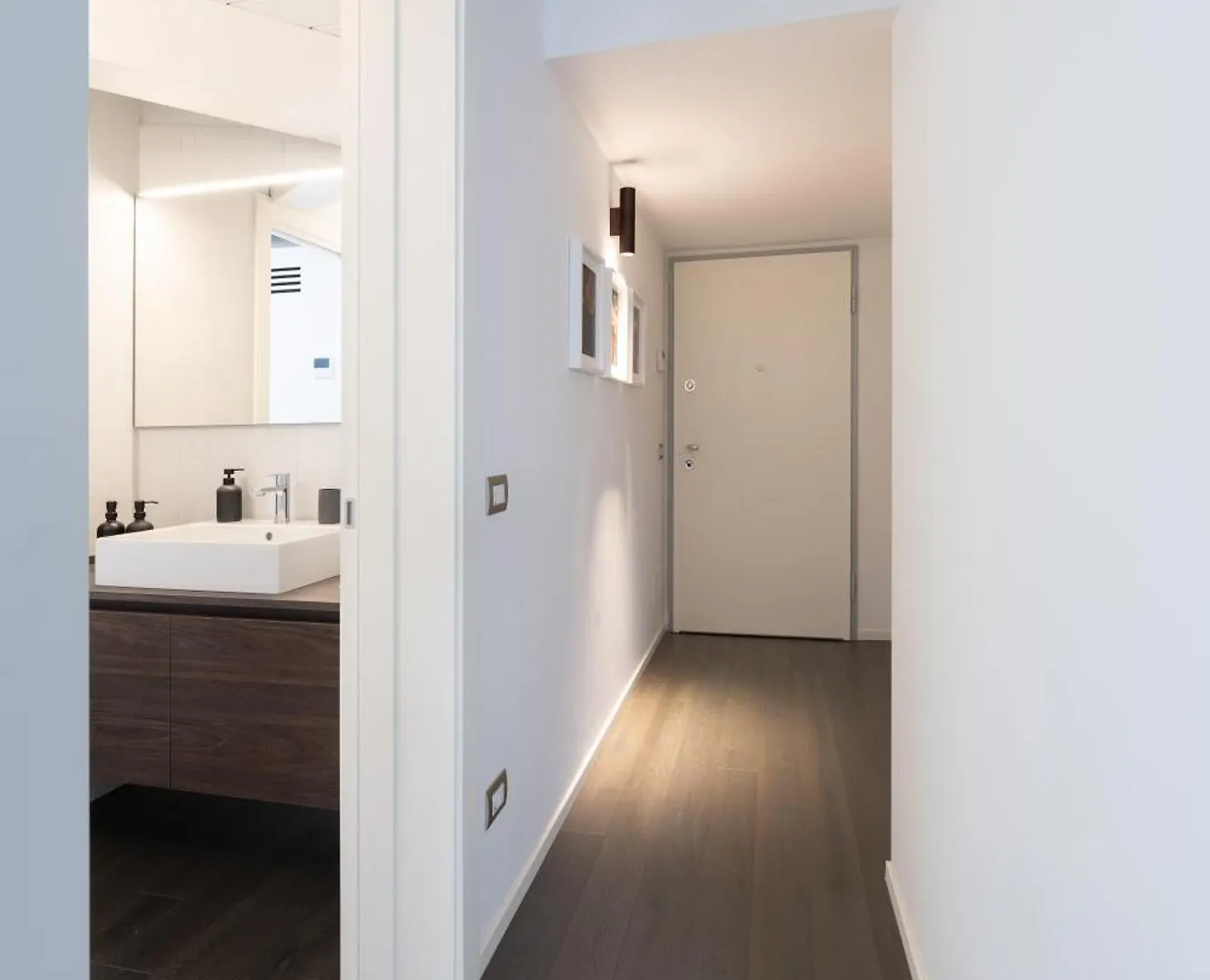 Apartment Palazzo La Cortesella - Modern Design & Central Location Como Italy