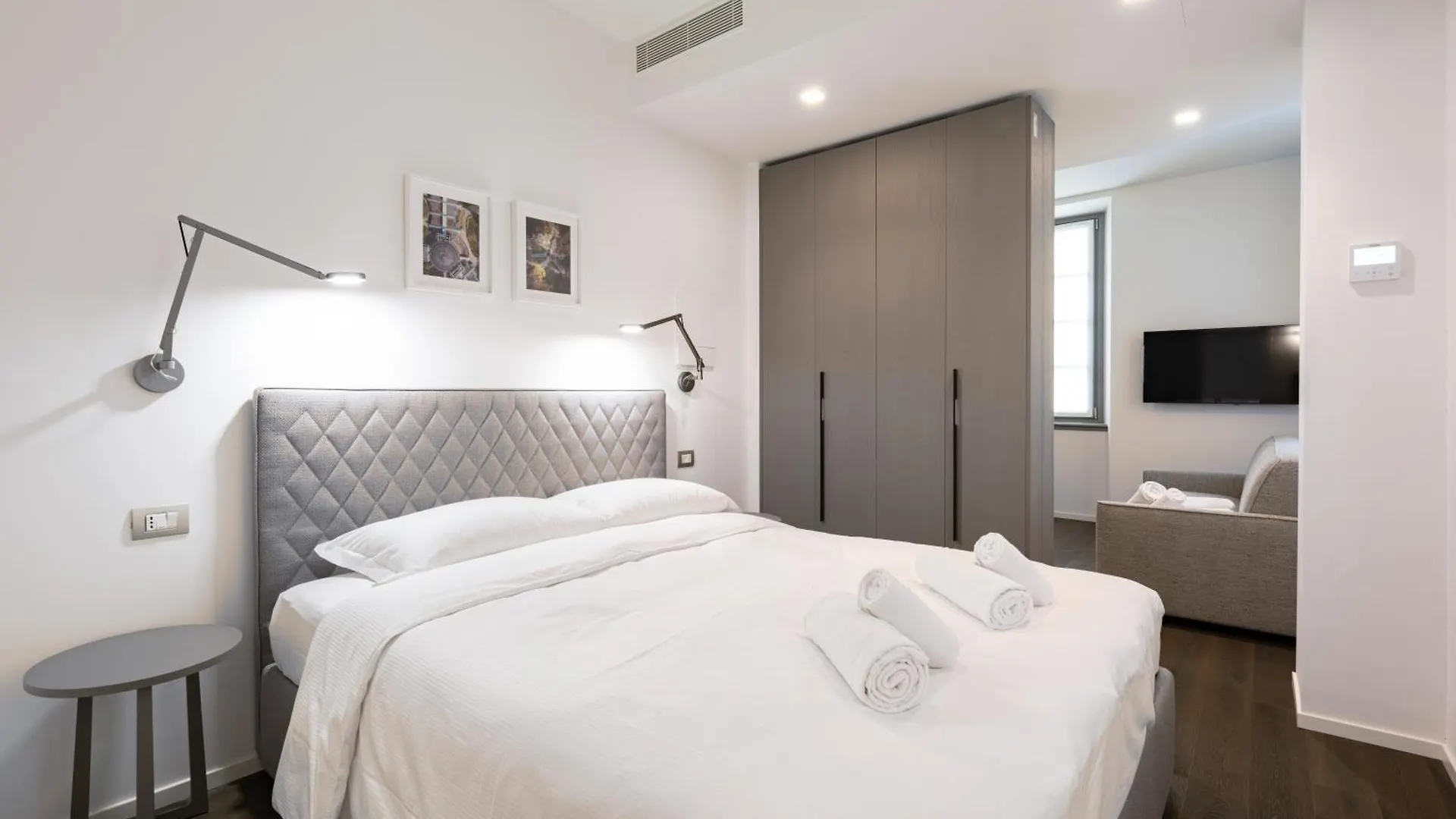 Palazzo La Cortesella - Modern Design & Central Location Como Italy