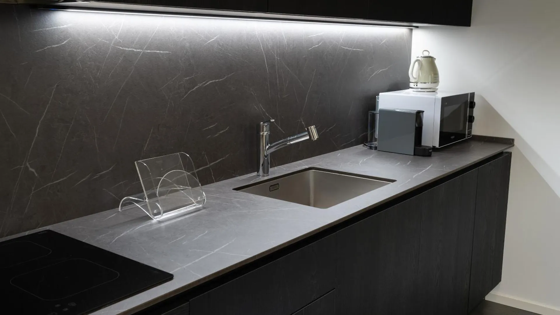 Apartment Palazzo La Cortesella - Modern Design & Central Location Como Italy