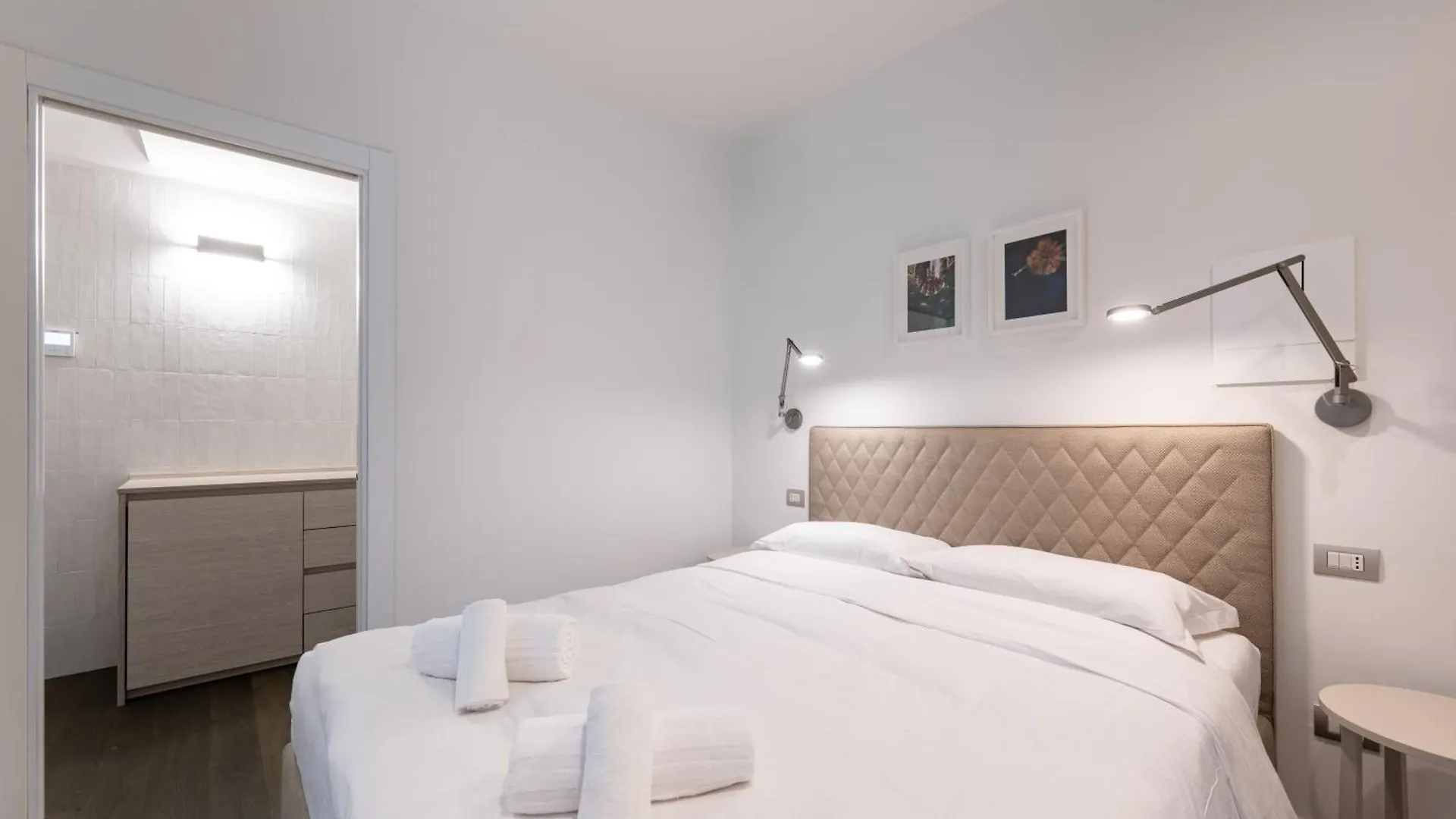 Palazzo La Cortesella - Modern Design & Central Location Como