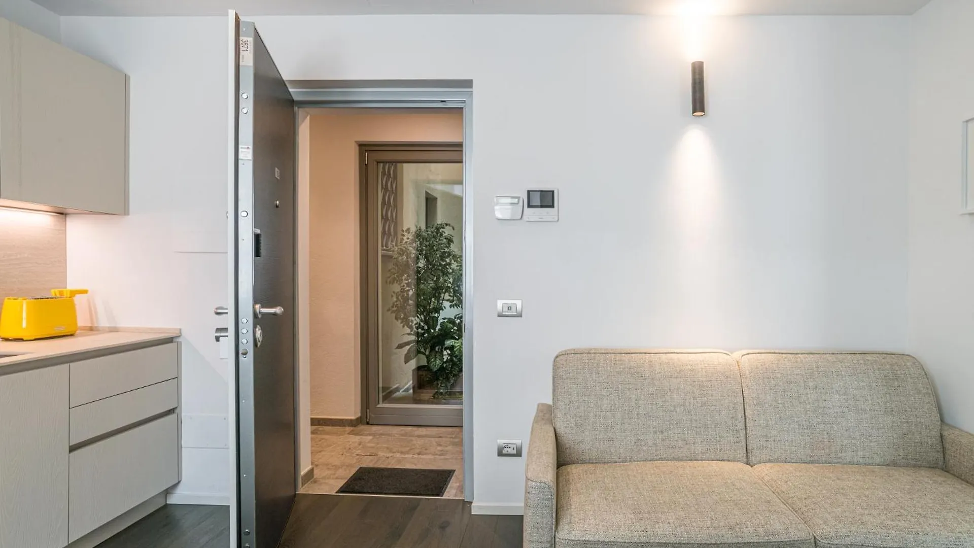 Palazzo La Cortesella - Modern Design & Central Location Côme