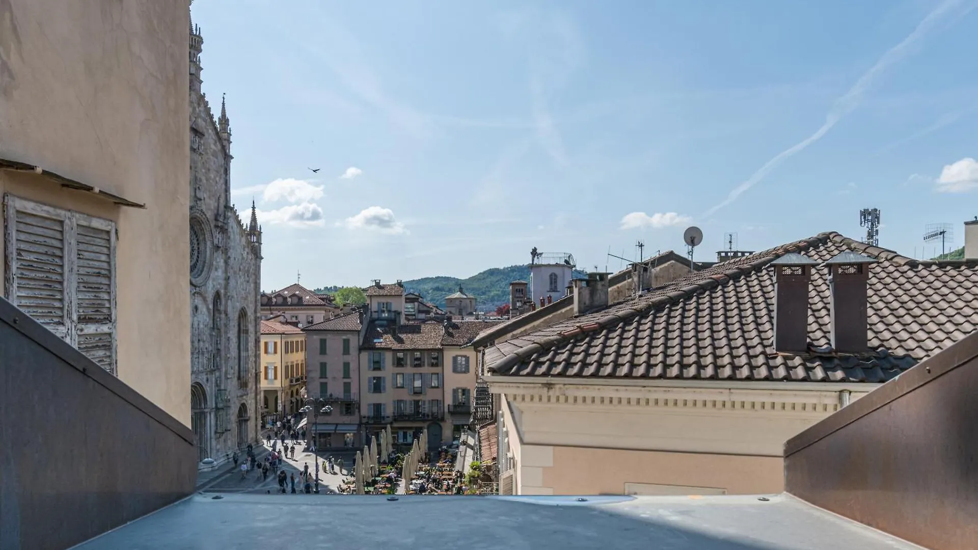 Palazzo La Cortesella - Modern Design & Central Location كومو