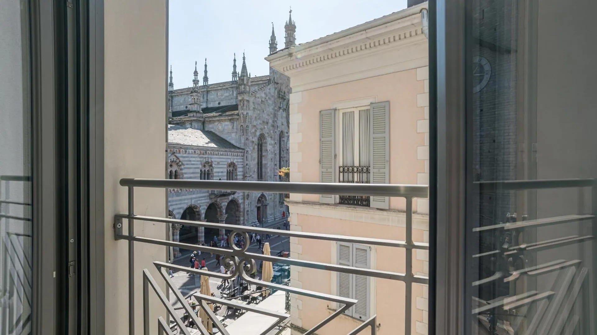 Palazzo La Cortesella - Modern Design & Central Location كومو 0*,
