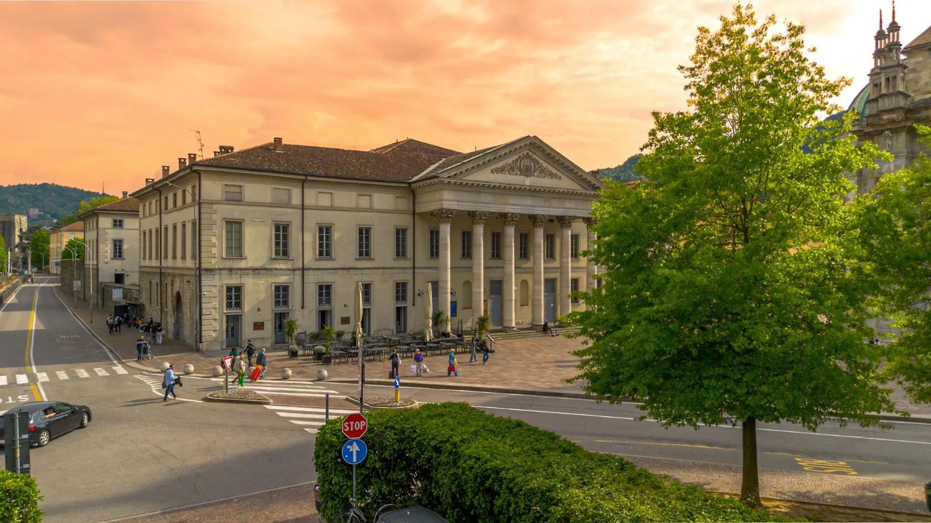 Palazzo La Cortesella - Modern Design & Central Location كومو إيطاليا