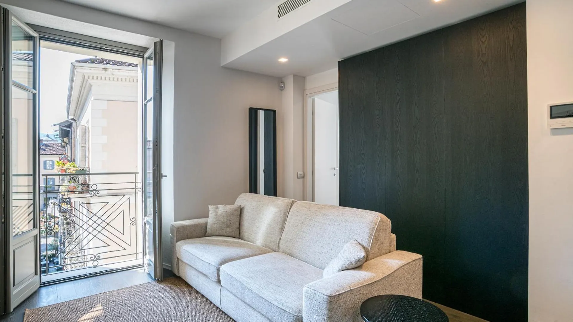 Palazzo La Cortesella - Modern Design & Central Location Como 0*,