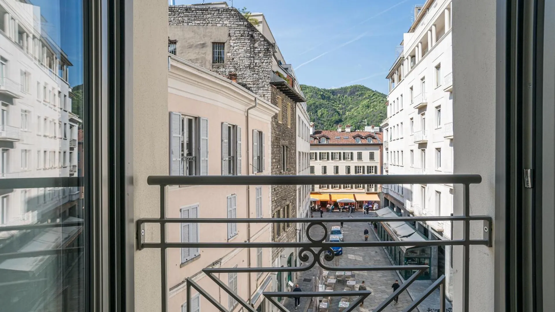 Palazzo La Cortesella - Modern Design & Central Location كومو