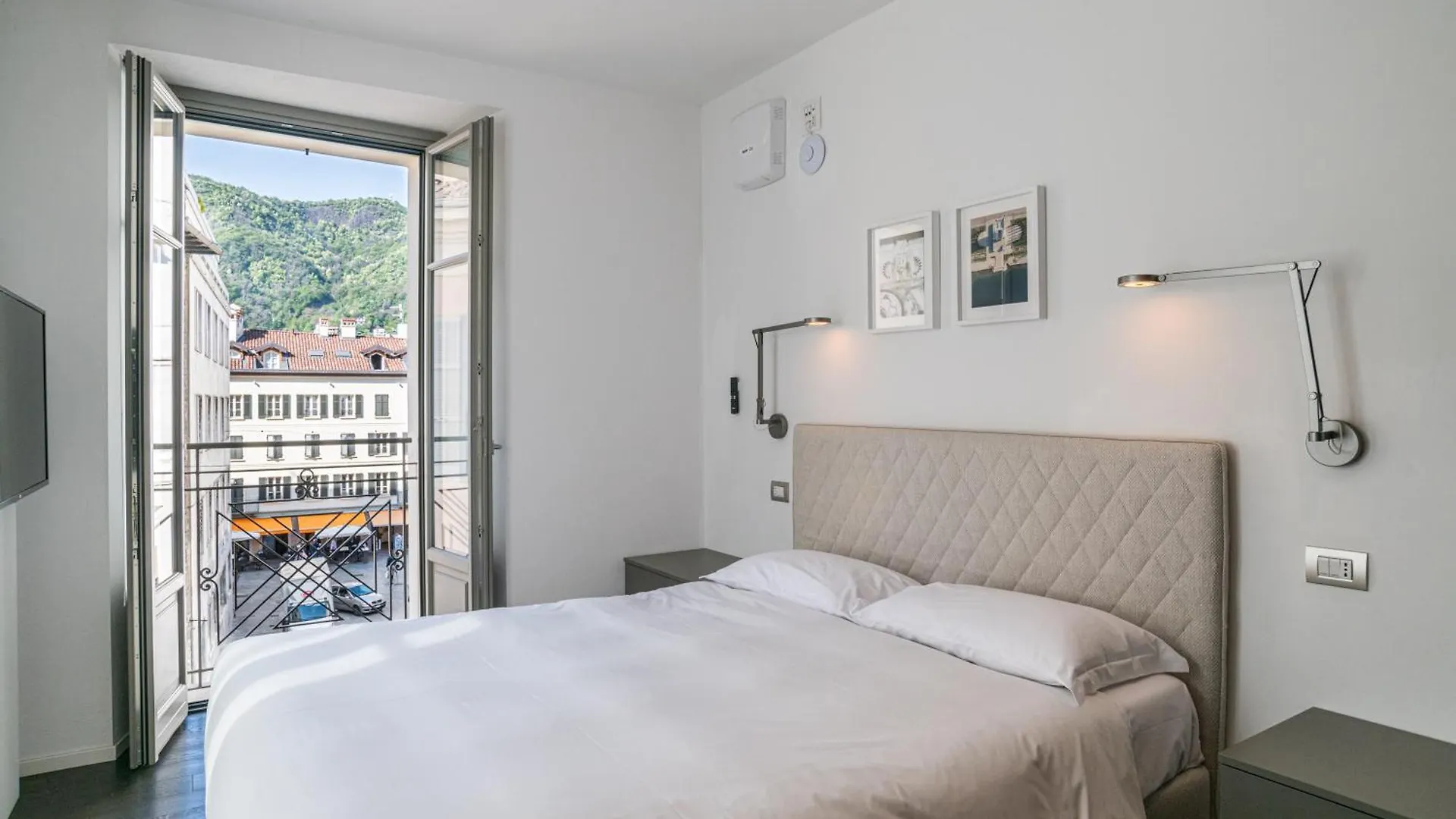 Palazzo La Cortesella - Modern Design & Central Location كومو