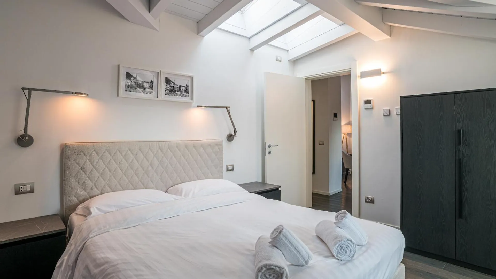 Palazzo La Cortesella - Modern Design & Central Location كومو شقة