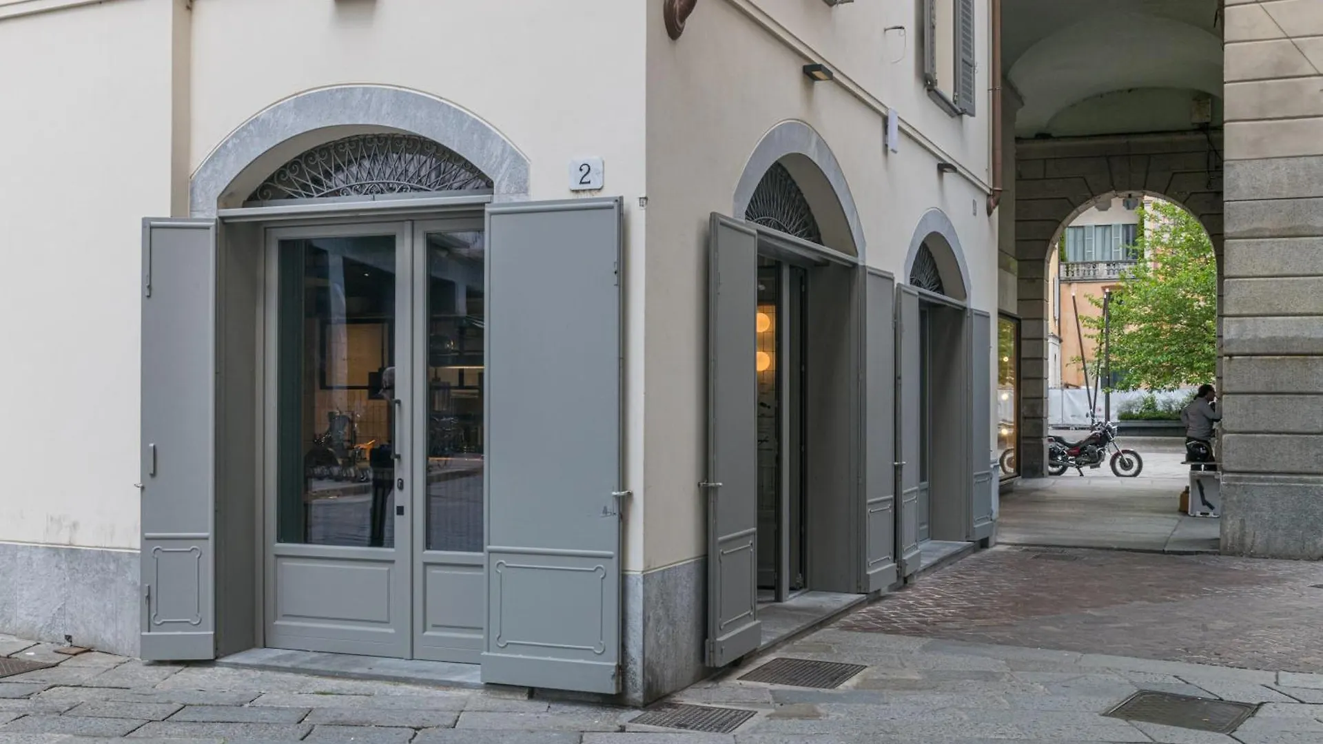 Palazzo La Cortesella - Modern Design & Central Location كومو إيطاليا