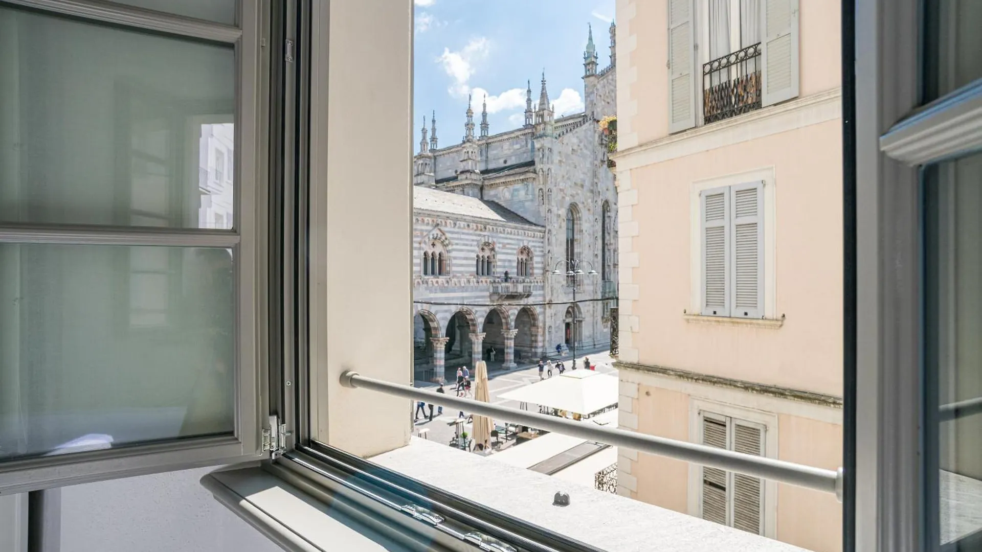 Palazzo La Cortesella - Modern Design & Central Location كومو 0*,  إيطاليا