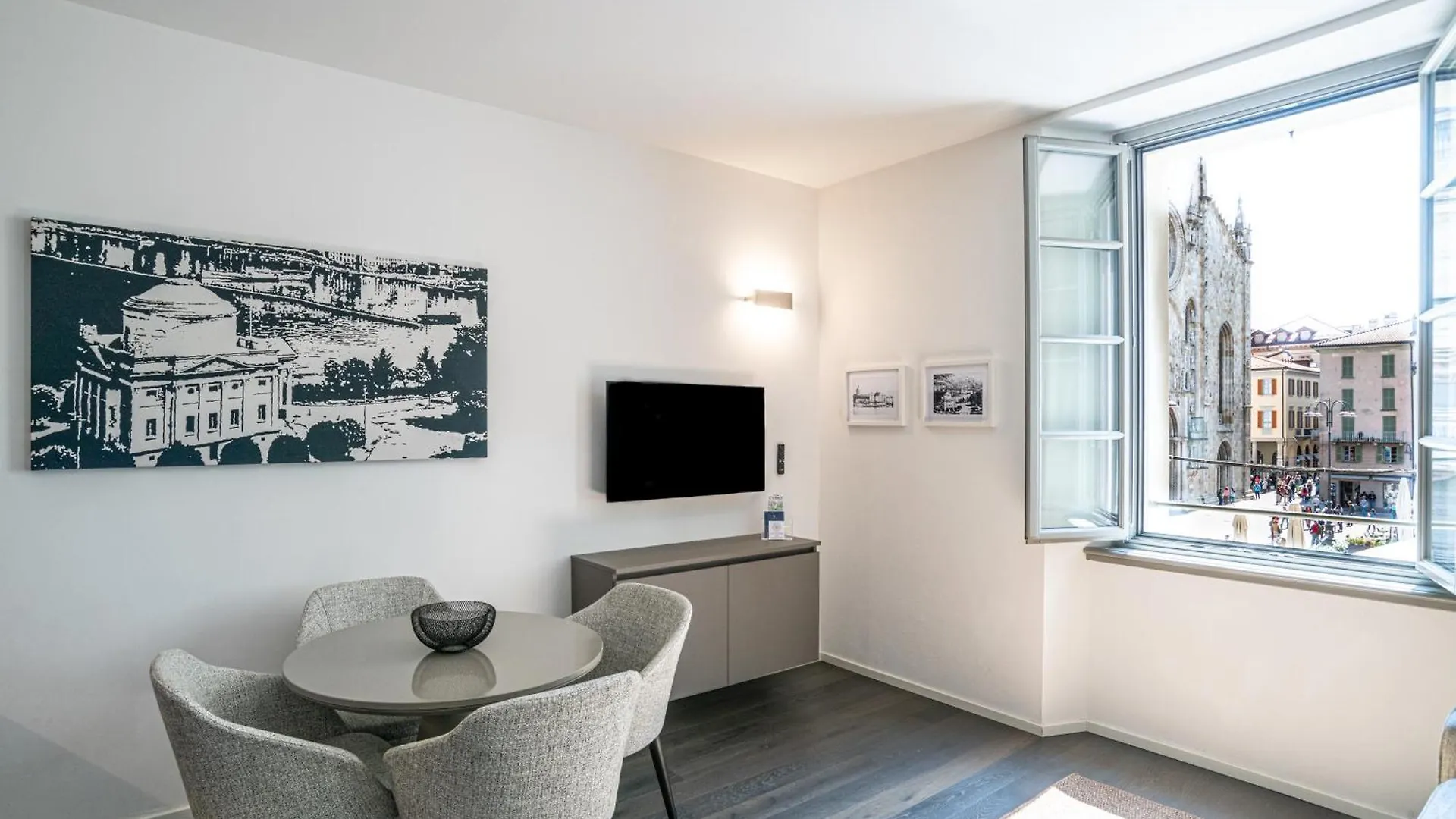Palazzo La Cortesella - Modern Design & Central Location Como 0*,