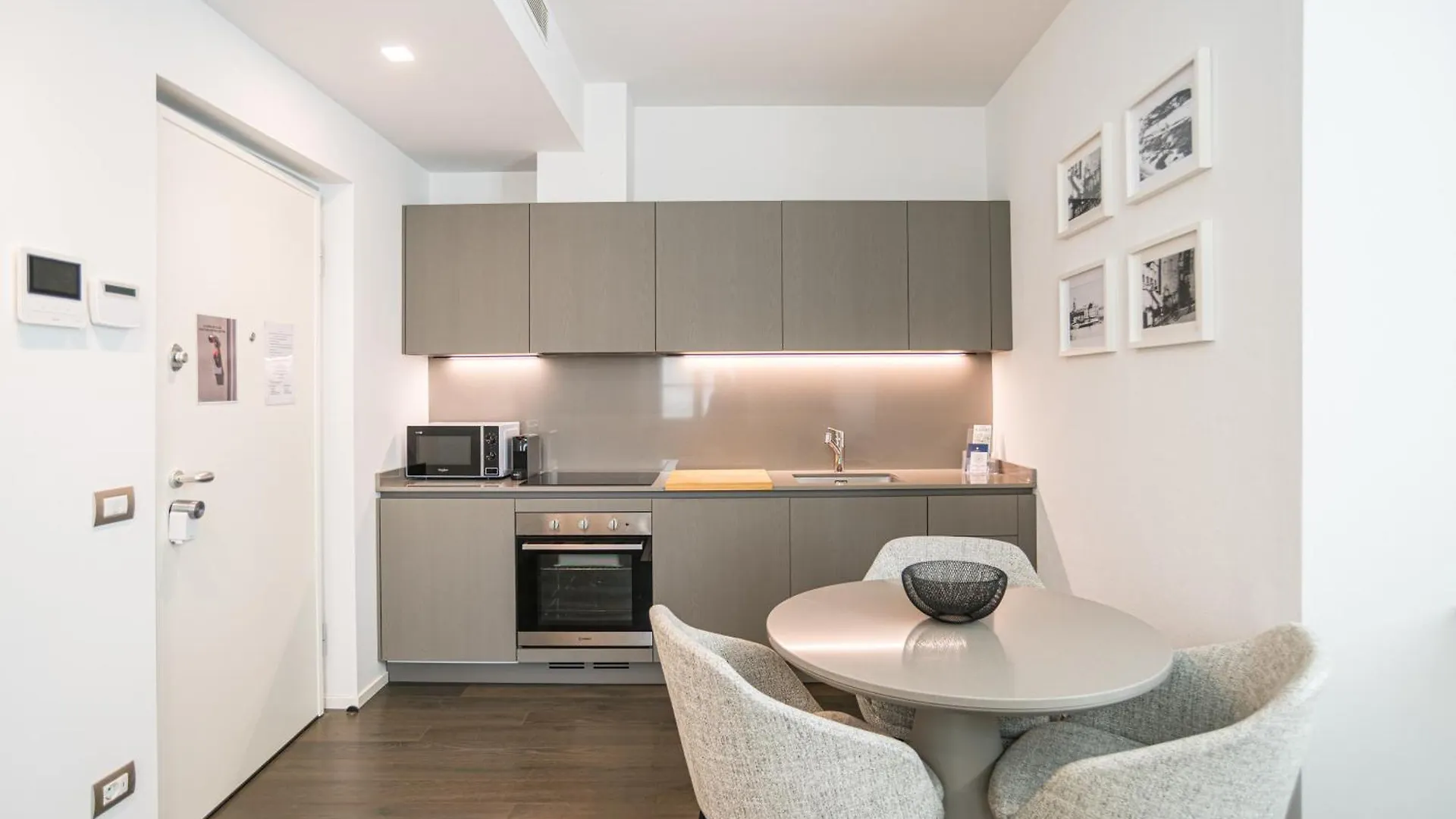 Palazzo La Cortesella - Modern Design & Central Location Como 0*,