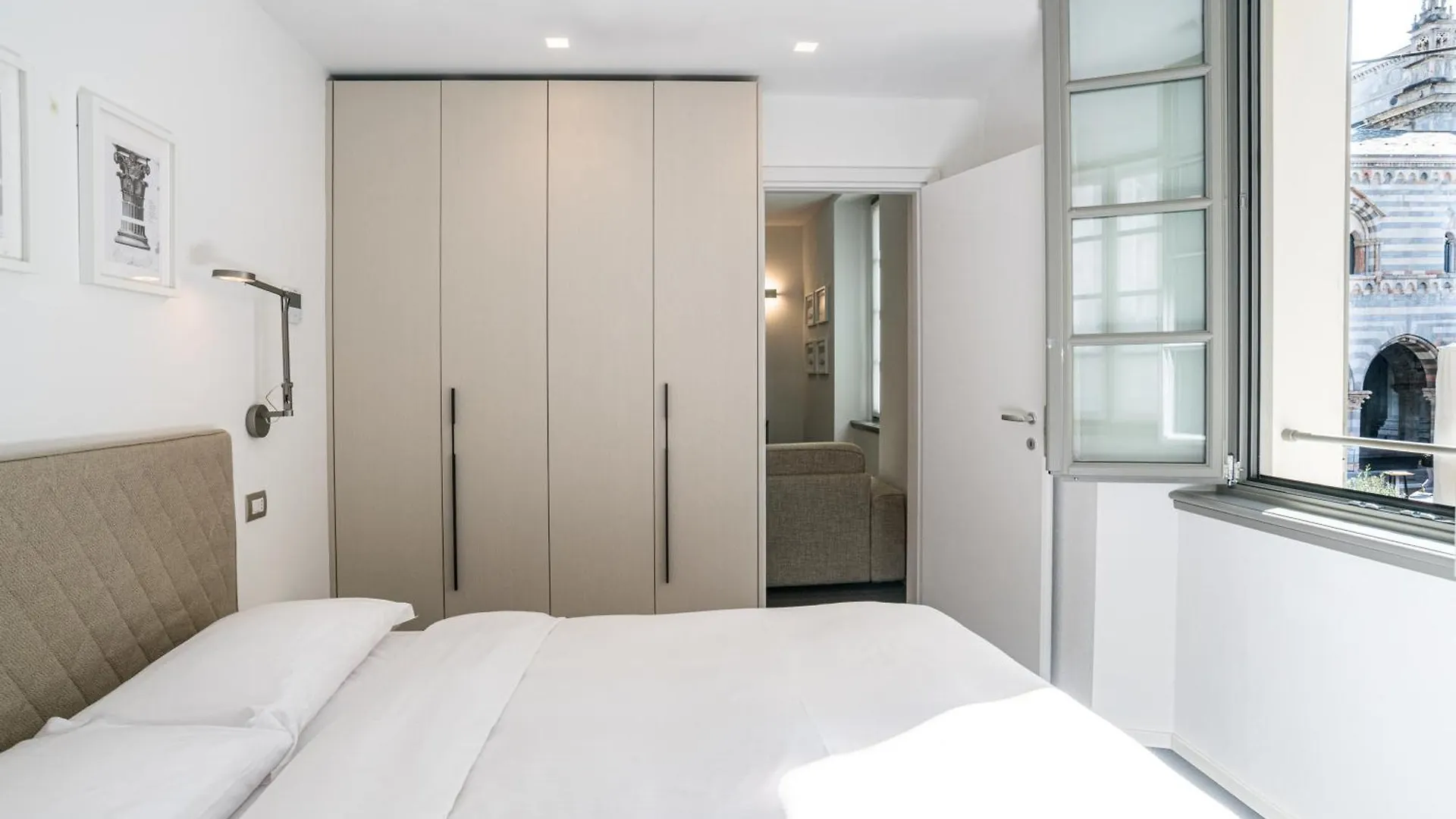 Palazzo La Cortesella - Modern Design & Central Location Como 0*,