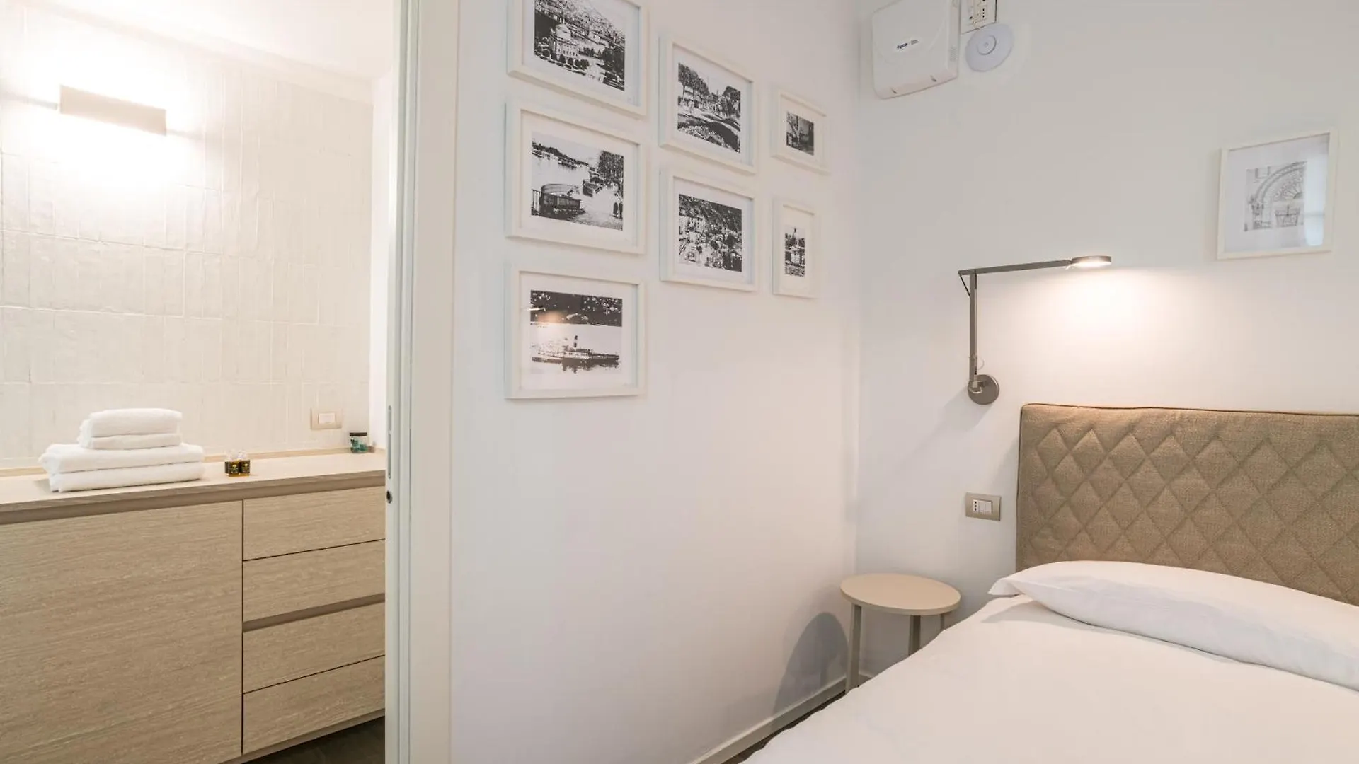 Apartment Palazzo La Cortesella - Modern Design & Central Location Como
