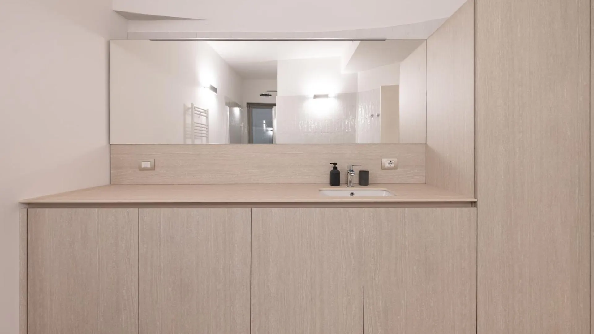 Palazzo La Cortesella - Modern Design & Central Location Como 0*,