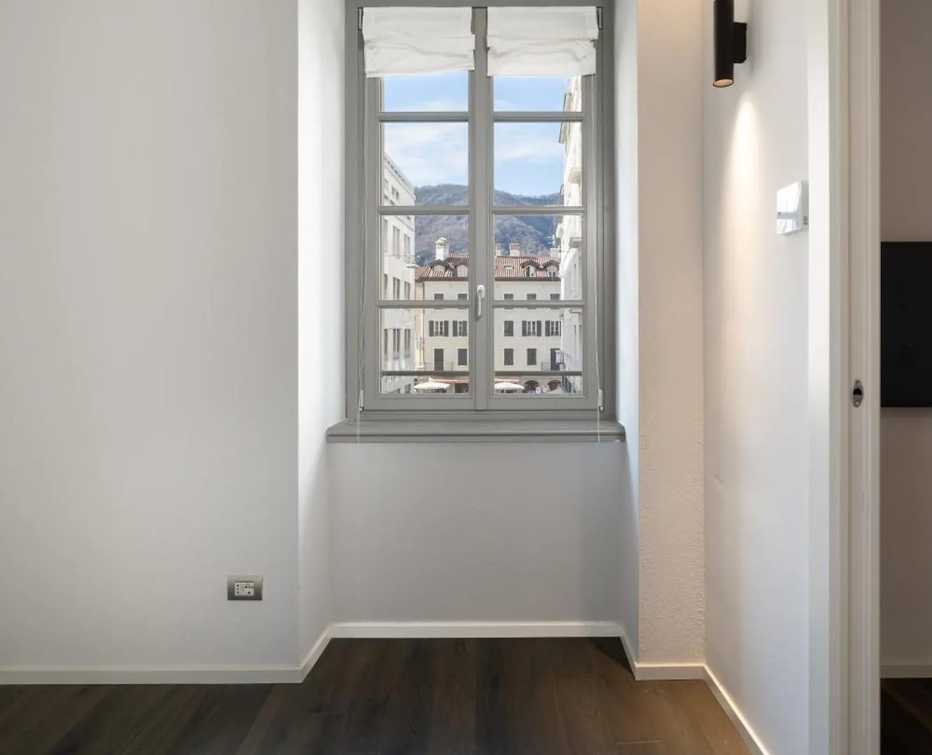 Palazzo La Cortesella - Modern Design & Central Location Como 0*,