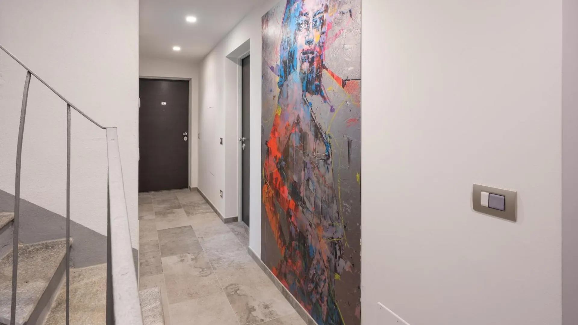 Apartment Palazzo La Cortesella - Modern Design & Central Location Como Italy